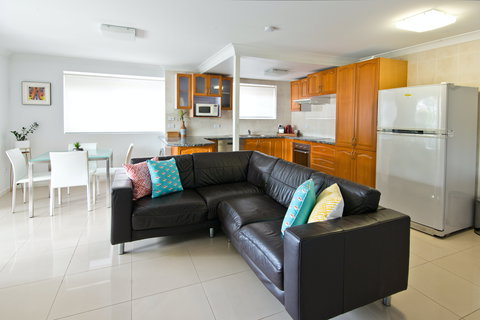 Wynnum Bayside Apartments - Palm Beach Accommodation 7