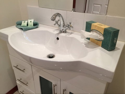 Across Country Motor Inn And Serviced Apartments - Palm Beach Accommodation 2