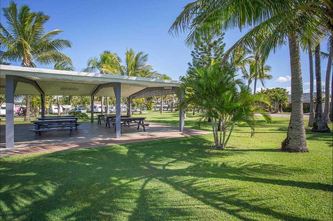 Andergrove Van Park - Palm Beach Accommodation 2