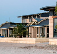 Baird Bay Ocean Eco Apartments - Palm Beach Accommodation