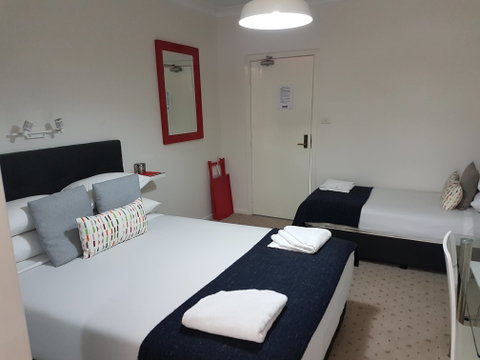 Canberra Short Term And Holiday Accommodation - Palm Beach Accommodation 2