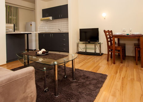 Canberra Short Term And Holiday Accommodation - Palm Beach Accommodation 6
