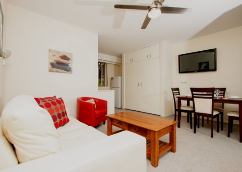 Canberra Short Term And Holiday Accommodation - Palm Beach Accommodation 8