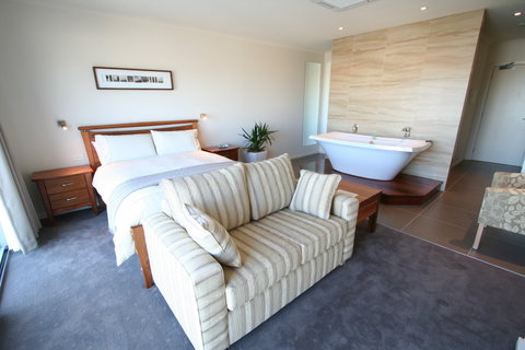 Captains At The Bay - Palm Beach Accommodation 0