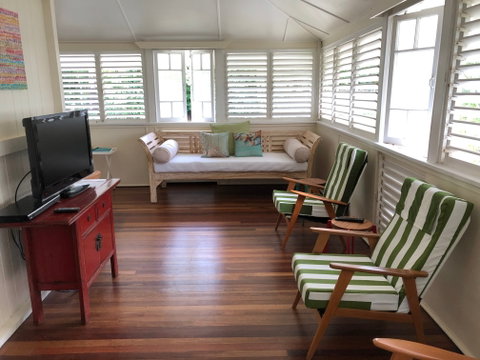 Daggoombah Holiday House - Palm Beach Accommodation 1
