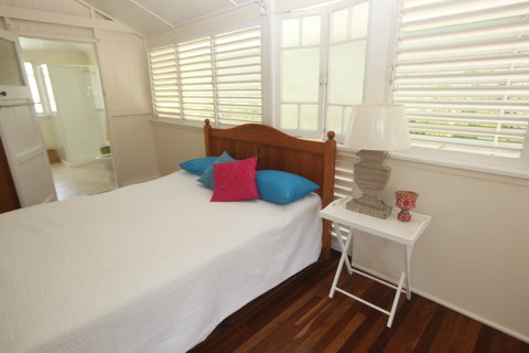 Daggoombah Holiday House - Palm Beach Accommodation 2