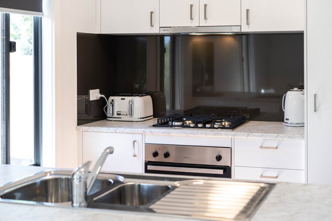 Horseshoe Tourist Park - Palm Beach Accommodation 5