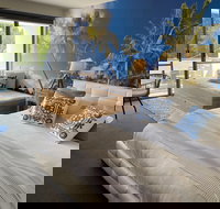 Lorne World - Palm Beach Accommodation