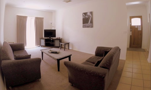 Shamore Apartments - Eleventh Street Mildura - Palm Beach Accommodation 2