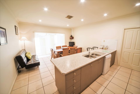 Shamore Apartments - Eleventh Street Mildura - Palm Beach Accommodation 8