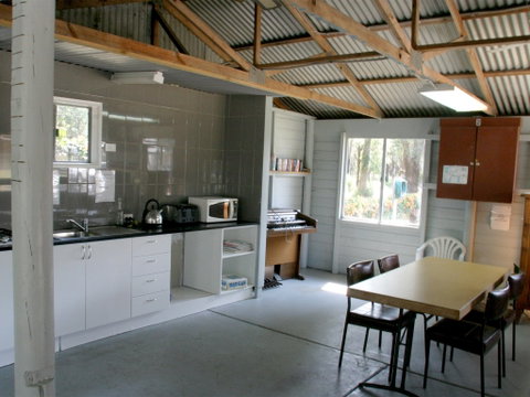 Tall Timbers Caravan Park - Palm Beach Accommodation 4
