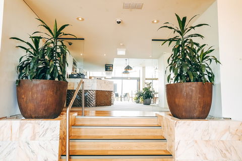 Mercure Hotel Charlestown - Palm Beach Accommodation 1