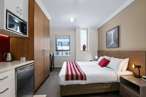 Quality Suites Camperdown - Palm Beach Accommodation 1