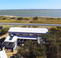 Coorong Aurora - Breathtaking Waterfront Escape - Palm Beach Accommodation