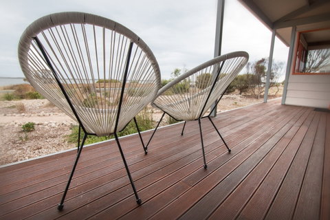Coorong Aurora - Breathtaking Waterfront Escape - Palm Beach Accommodation 2