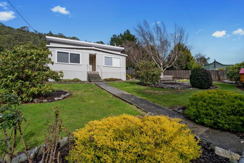 Derby Base - Palm Beach Accommodation 0