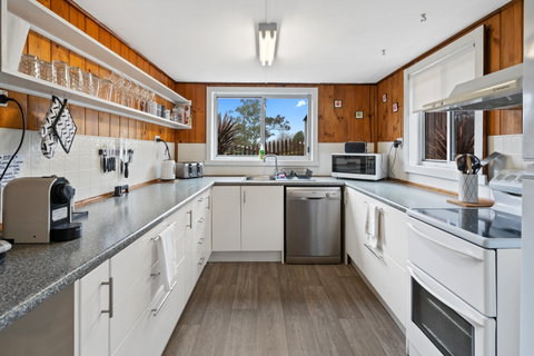Derby Base - Palm Beach Accommodation 2