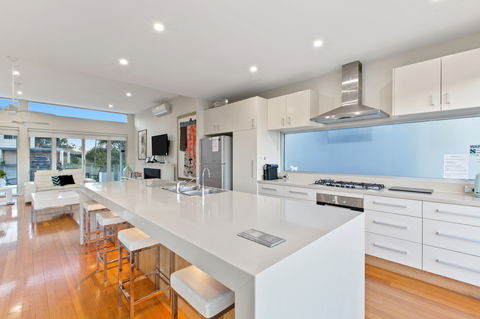Elanora - Palm Beach Accommodation 2