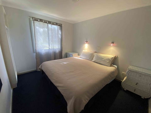 Elliston Caravan Park - Palm Beach Accommodation 2