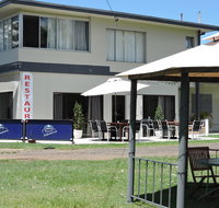 Hotel Motel 5 - Palm Beach Accommodation