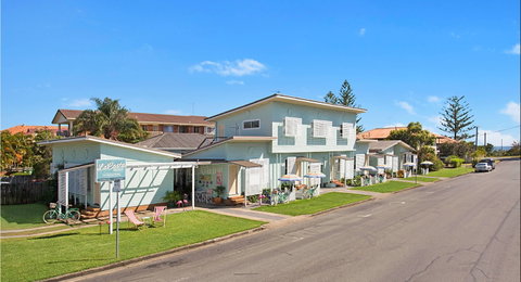 La Costa Motel - Palm Beach Accommodation 0