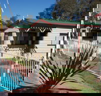 Parkes Country Cabins - Palm Beach Accommodation