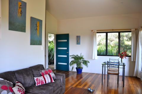 Tallaringa Views - Palm Beach Accommodation 0