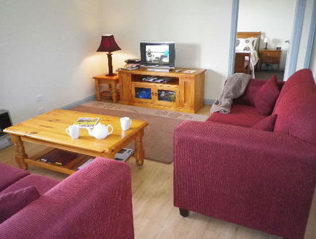 Nutkin Lodge - Palm Beach Accommodation 2