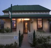 Emaroo Cottages - Palm Beach Accommodation