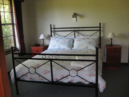 Mill House Cottage - Palm Beach Accommodation 3