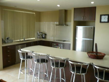 Parakeet Retreat - Palm Beach Accommodation 2