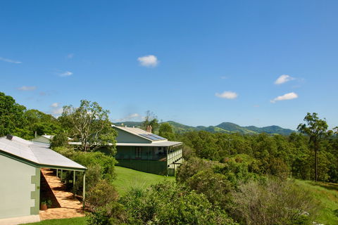Amamoor Lodge - Palm Beach Accommodation 0