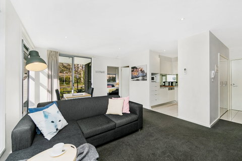 Canberra Furnished Accommodation - Palm Beach Accommodation 0