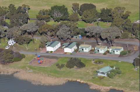Lake Albert Caravan Park, Meningie SA - Palm Beach Accommodation 1