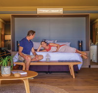 Olio Bello Lakeside Glamping - Palm Beach Accommodation