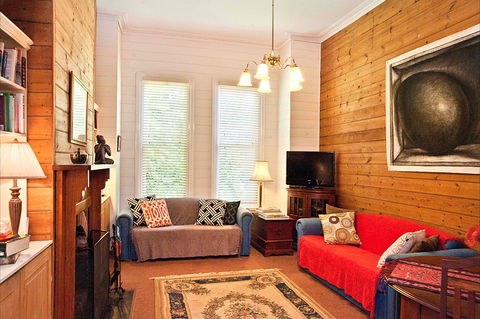 Pendower House B&B And Self Contained Apartments - Palm Beach Accommodation 2