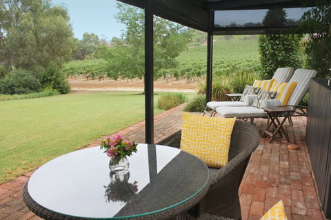 Seppeltsfield Vineyard Cottage - Palm Beach Accommodation 2