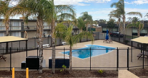 Westland Hotel Motel - Palm Beach Accommodation 0