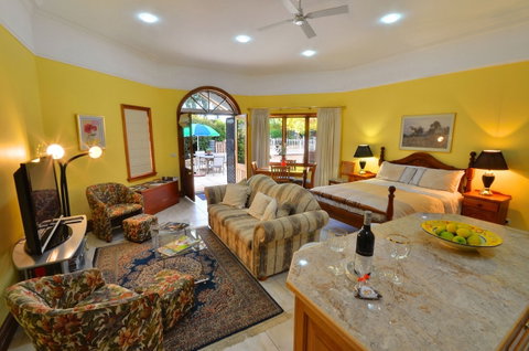 Apartments On Fiedler - Palm Beach Accommodation 1