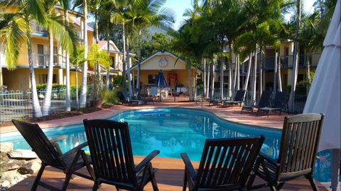 At Beach Court Holiday Villas - Palm Beach Accommodation 0