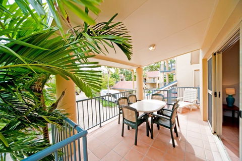 At Beach Court Holiday Villas - Palm Beach Accommodation 1