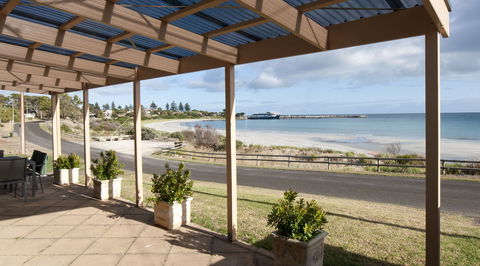 Cape View Cottage - Palm Beach Accommodation 0