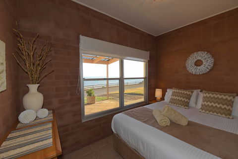 Cape View Cottage - Palm Beach Accommodation 1