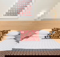 Club Motel and Apartments - Palm Beach Accommodation