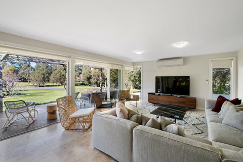 CUB Country House - Berry - Palm Beach Accommodation 1