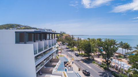 Echelon Apartments Yeppoon - Palm Beach Accommodation 0