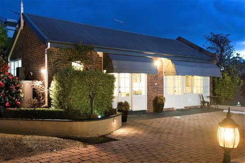 Rose Cottage - Palm Beach Accommodation 0