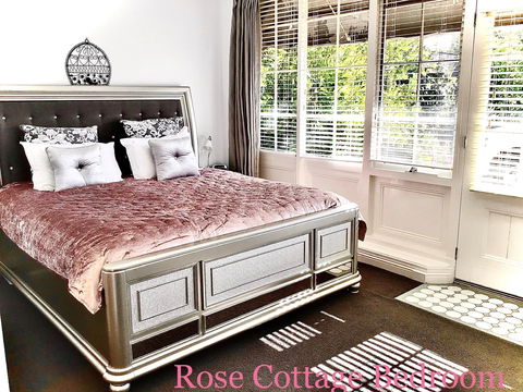Rose Cottage - Palm Beach Accommodation 2