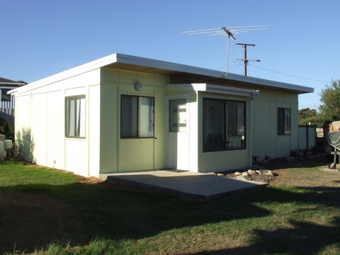 Seahorse Beach Shack - Palm Beach Accommodation 2