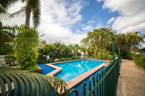 Southside Holiday Village - Palm Beach Accommodation 1